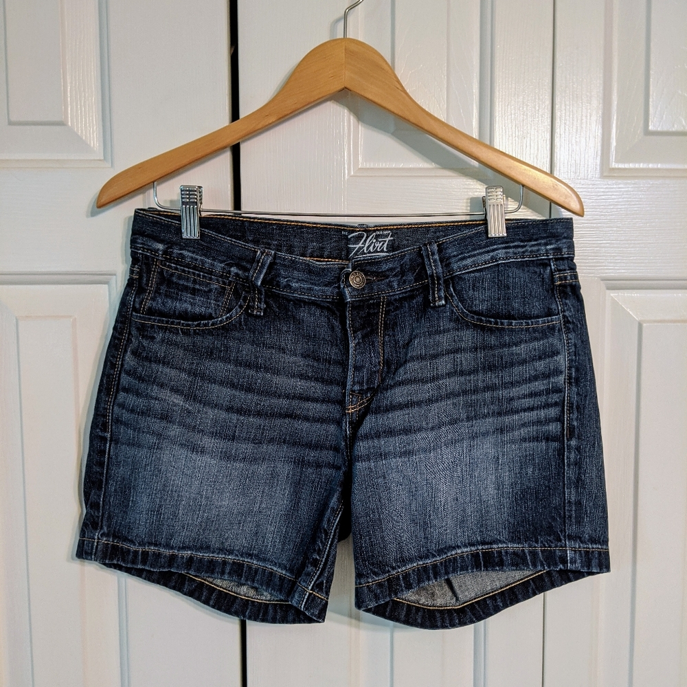Old Navy "The Flirt" jean shorts